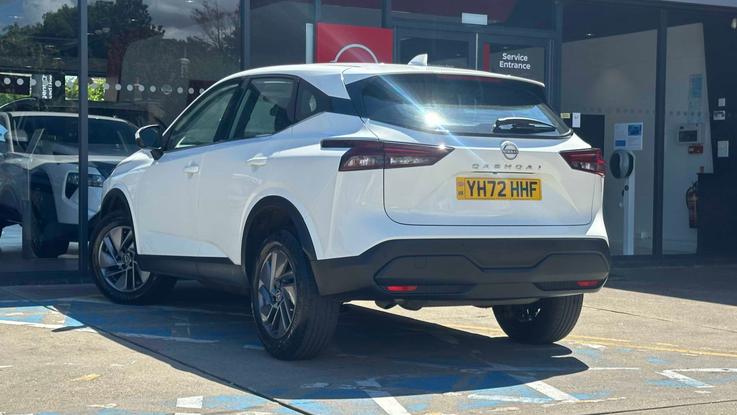 Used Nissan QASHQAI YH72HHF 6