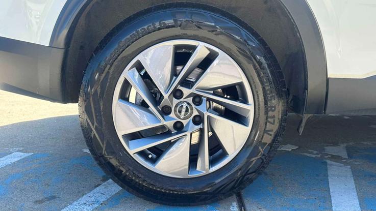 Used Nissan QASHQAI YH72HHF 5