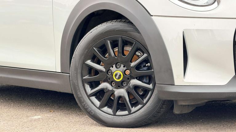 Used MINI Cooper DE71VMM 17