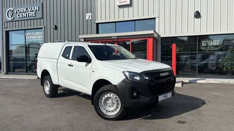 2025 ISUZU D-MAX