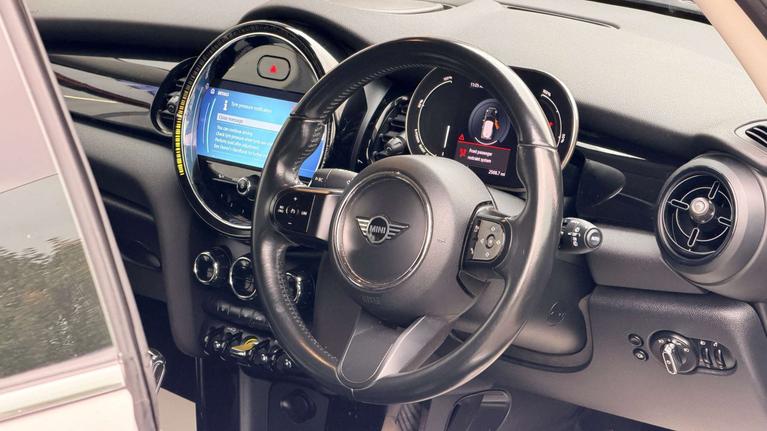 Used MINI Cooper DE71VMM 5