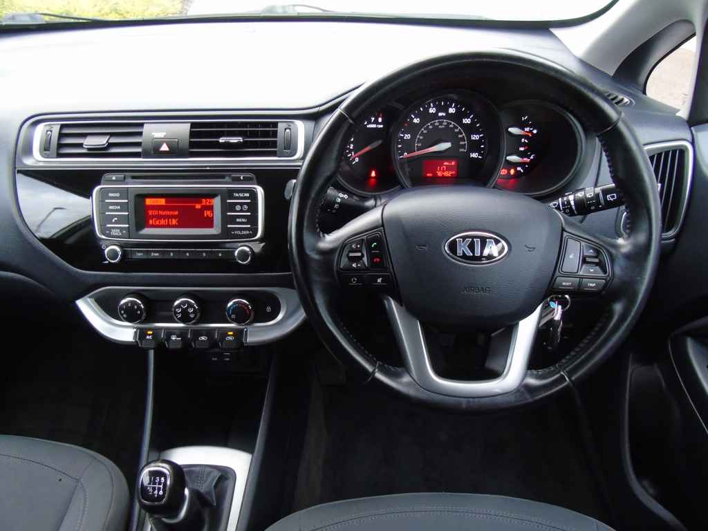 Kia Rio 1 4 2 In Clear White 8 795