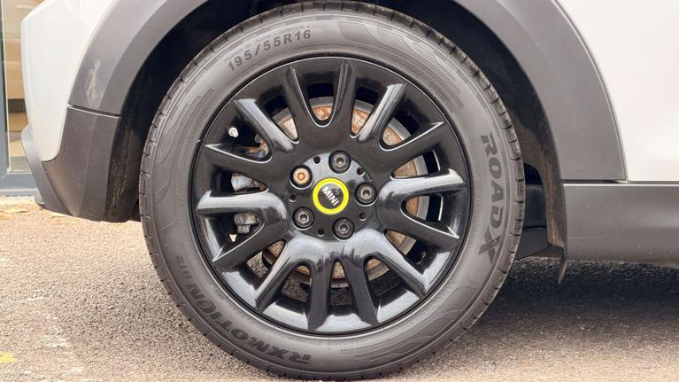Used MINI Cooper DE71VMM 16