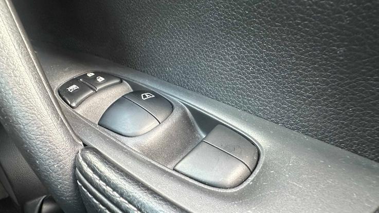 Used Nissan X-TRAIL GF16TXM 24