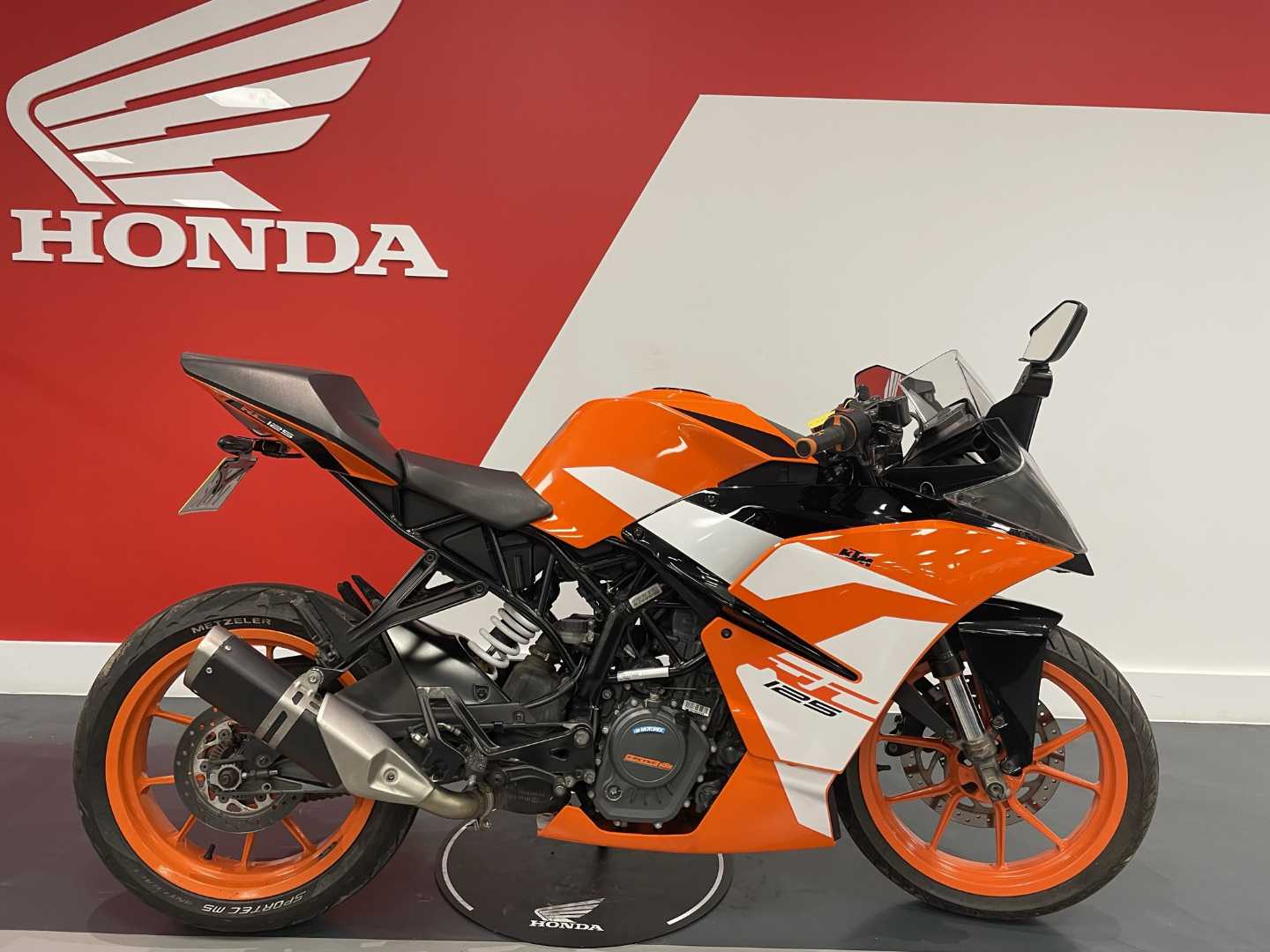 Ktm rc deals 125 bs6 images