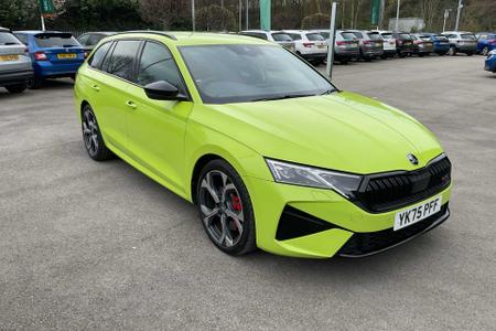 None SKODA OCTAVIA 2.0 TSI VRS 5DR DSG MILEAGE 4,257 MILES FUEL TYPE PETROL TRANSMISSION... photo
