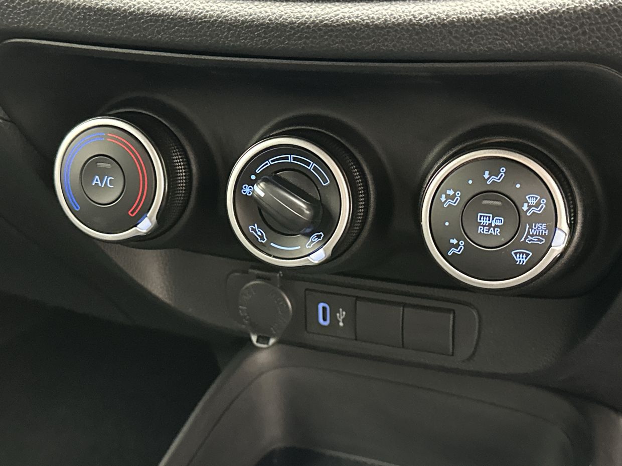 Toyota AYGO X Photo 12