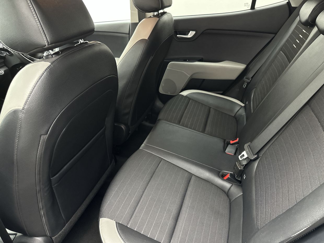Kia STONIC Photo 18