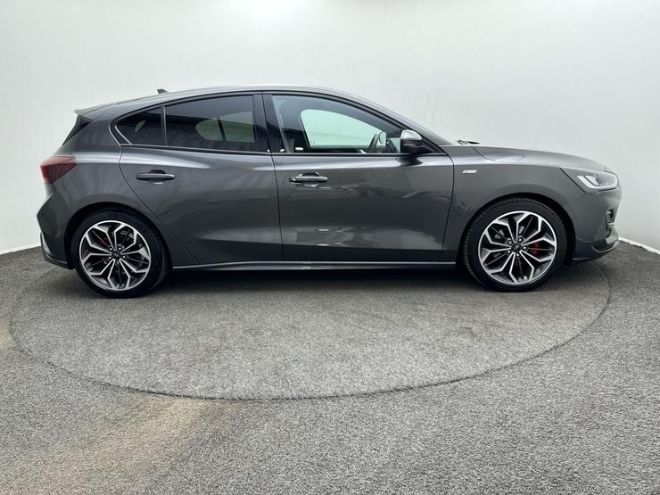 Ford Focus Photo spincar-022817a722064bfa2e9aef05e91adc86ab0e09df.jpg