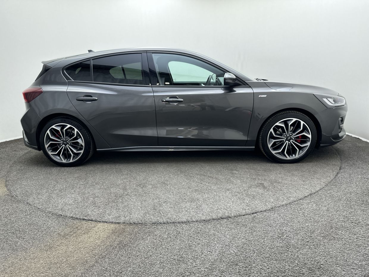 Ford Focus Photo 8