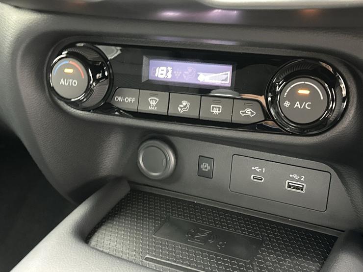 Nissan JUKE Photo spincar-02a5c2a7ae06cf4c92e01f0c4814d116e1f209c2.jpg