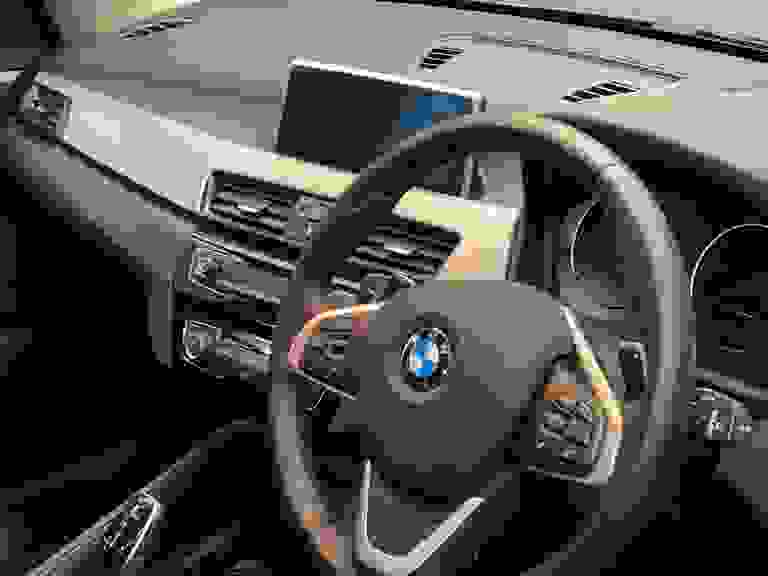 BMW X1 Photo spincar-04f13c7824a0bdf3e9d829dc3859f5a49d19c797.jpg