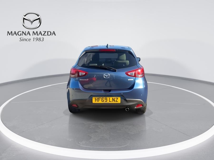 Mazda Mazda2 Photo spincar-06b436ee42e1f7875cfdd571d6bbd01c34325aab.jpg
