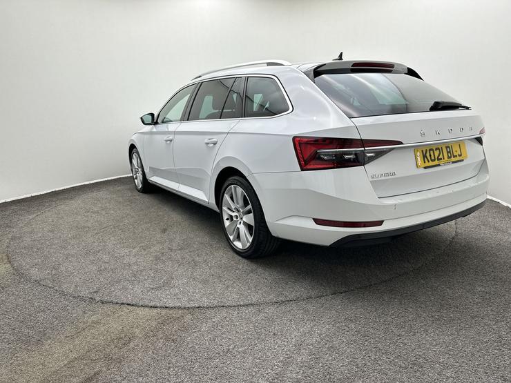 Skoda SUPERB Photo spincar-07aa92e386070c543c1e25b17facb51eda4fdf94.jpg