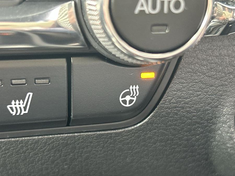 Mazda Mazda3 Photo spincar-07b7826b2cb80701a17406bedca22bad6b81f5b6.jpg