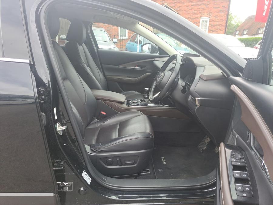 Mazda CX-30 Photo spincar-092a06d6f3aafb1f9d452e34bb20c50fd9a3d4ae.jpg