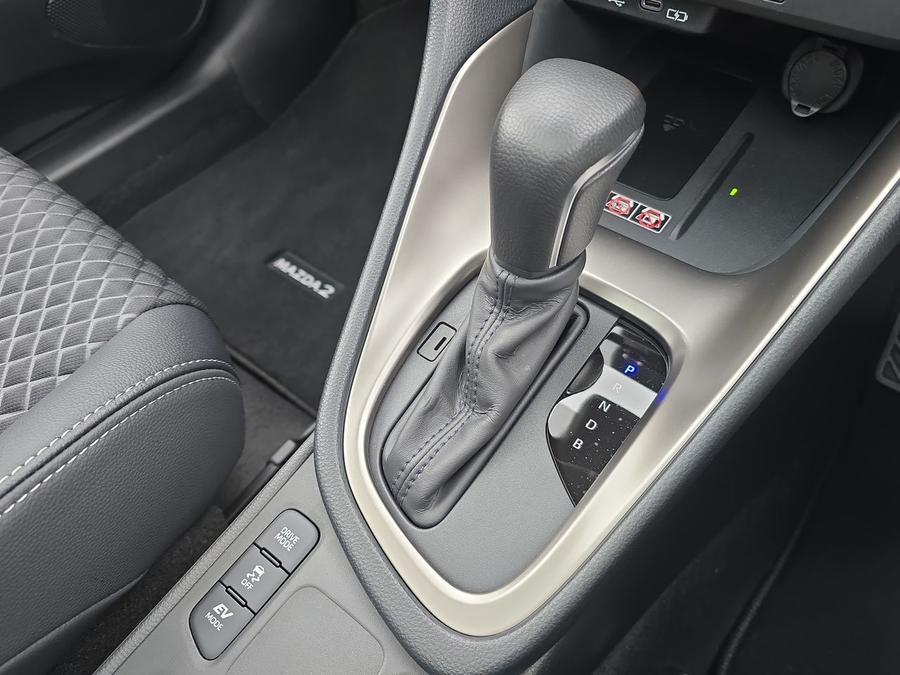 Mazda Mazda2 HYBRID Photo spincar-0accf66d76a1fd25b642ca751d40526f2423d3d1.jpg