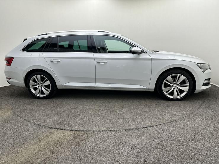 Skoda SUPERB Photo spincar-0cf1a85af38e805f6ae620c48264e25ee21718d0.jpg