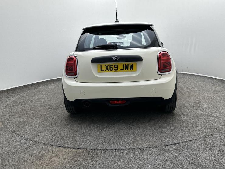 MINI One Photo spincar-0cf2e8174285d4276aa9d1ab65154e519779ba1e.jpg