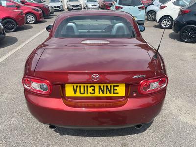 Mazda MX-5 Photo 15