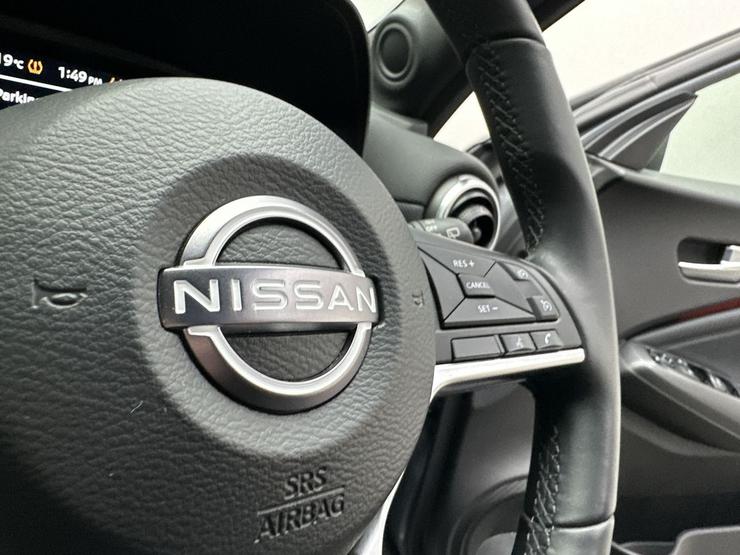 Nissan JUKE Photo spincar-0df4c3e8dd5a3caf1f54958603775a1572f16acd.jpg