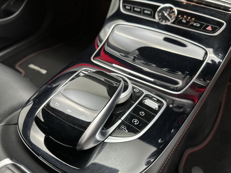 Mercedes-Benz E CLASS Photo spincar-0f5238bdf1a027432fc65c59c00fe19875ca47bb.jpg