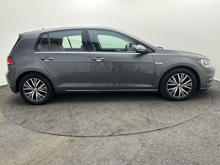 Volkswagen GOLF Photo spincar-1033a0f6e9cccaf8dae0689c509679f2165f8bd9.jpg