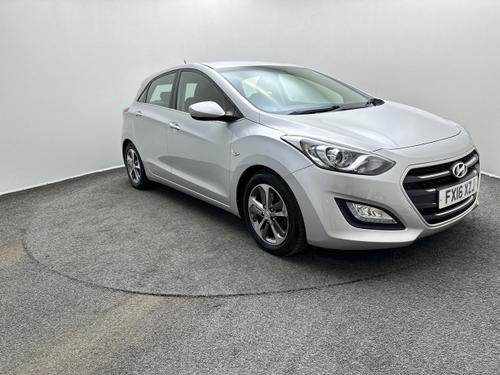 Used 2016 Hyundai I30 Se Blue Drive Platinum Silver at Aylesbury Motor Group