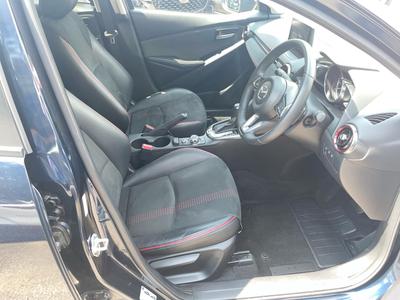 Mazda Mazda2 Photo 13
