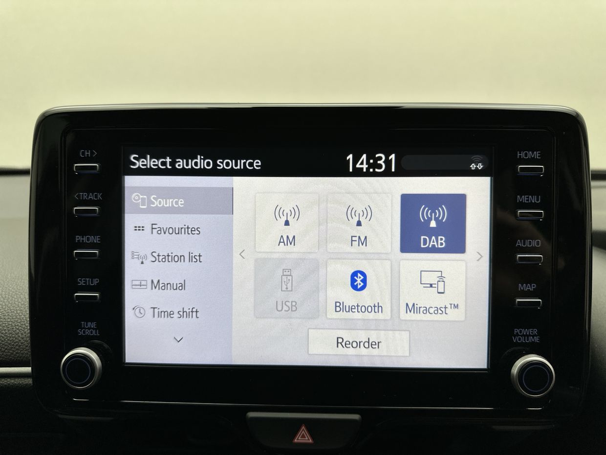 Mazda 2 Hybrid Photo 11