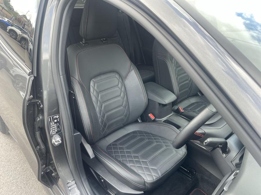Ford Focus Photo spincar-15c632a6e3eed8dee5cc800560333f08166efeab.jpg