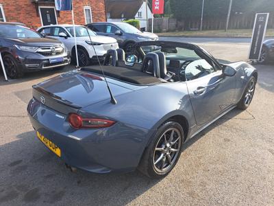 Mazda MX-5 Photo 24