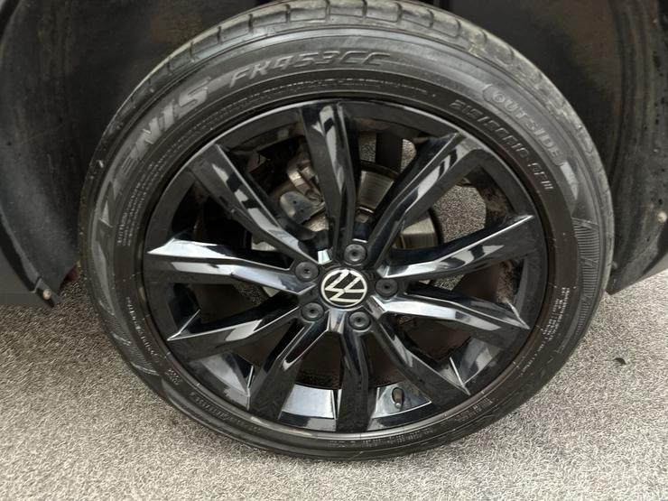 Volkswagen T-Roc Photo spincar-1c5561d15493207fe2a844c626515c9673fd5a0b.jpg