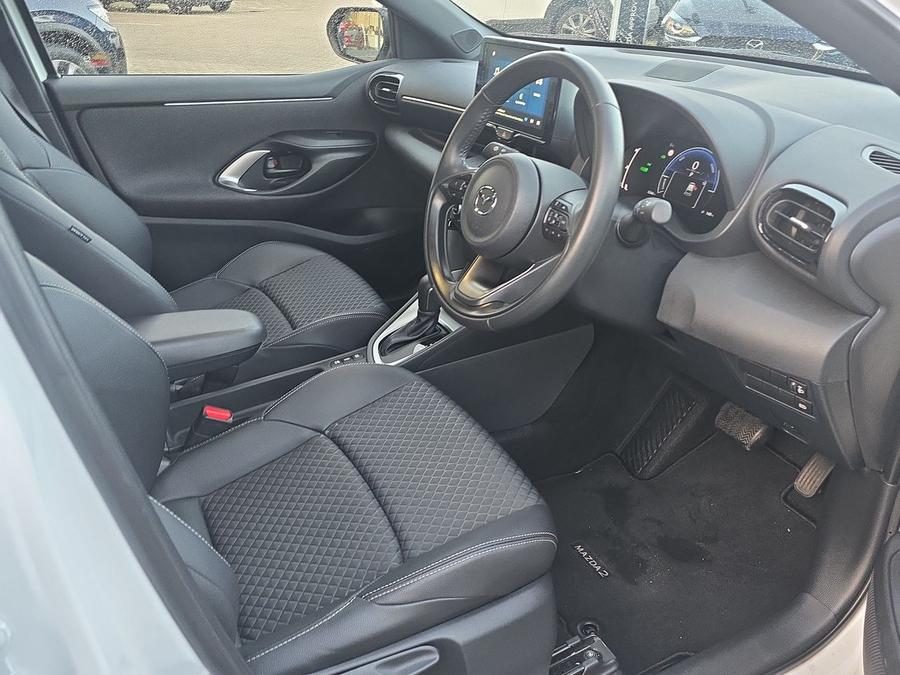 Mazda Mazda2 HYBRID Photo spincar-1c9a4c9ec291950bd3f8f9e2bc8951cd755ee783.jpg