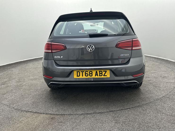 Volkswagen GOLF Photo spincar-1ca51f1e0e36c82f1c019cc6383f4236e64ec170.jpg