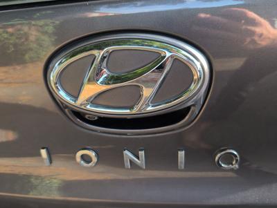 Hyundai IONIQ Photo 46