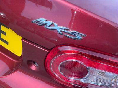 Mazda MX-5 Photo 40