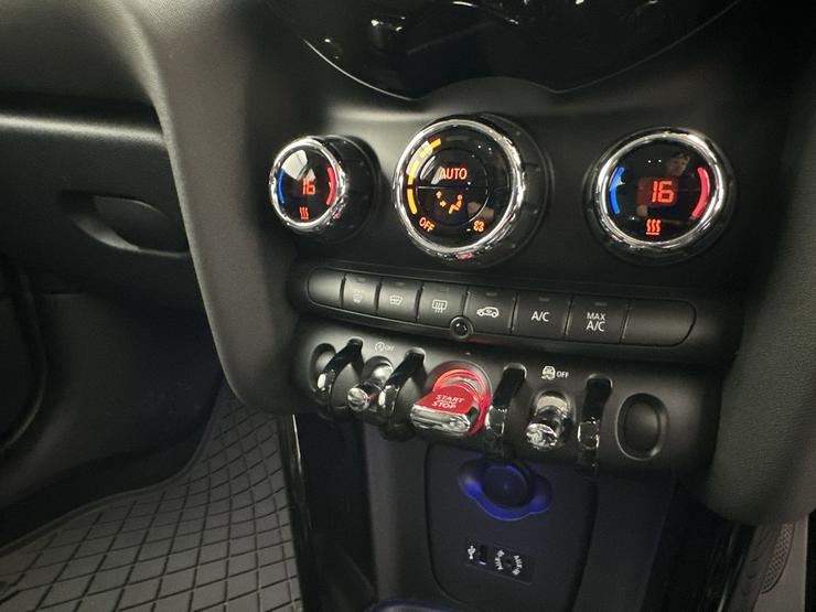 MINI Cooper Photo spincar-21e2fdd99f9da4f4bb4beec8452963f7697044f9.jpg