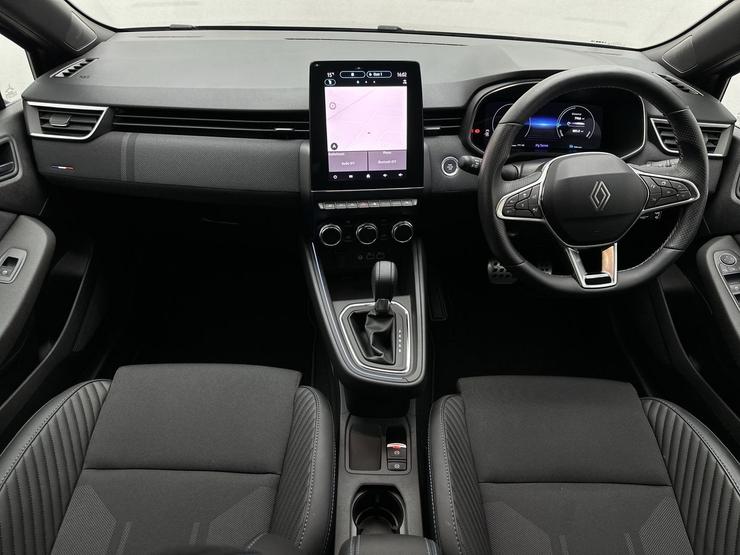 Renault CLIO Photo spincar-2b44ab1110685b1f5ba9a5fc53d98f2a81445b9e.jpg