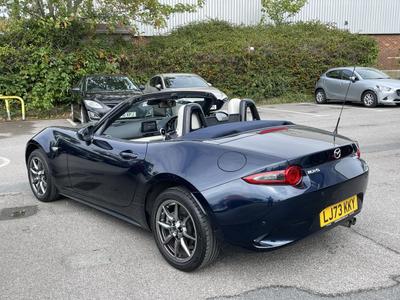 Mazda MX-5 Photo 16