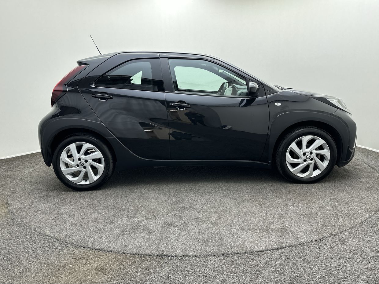 Toyota AYGO X Photo 8