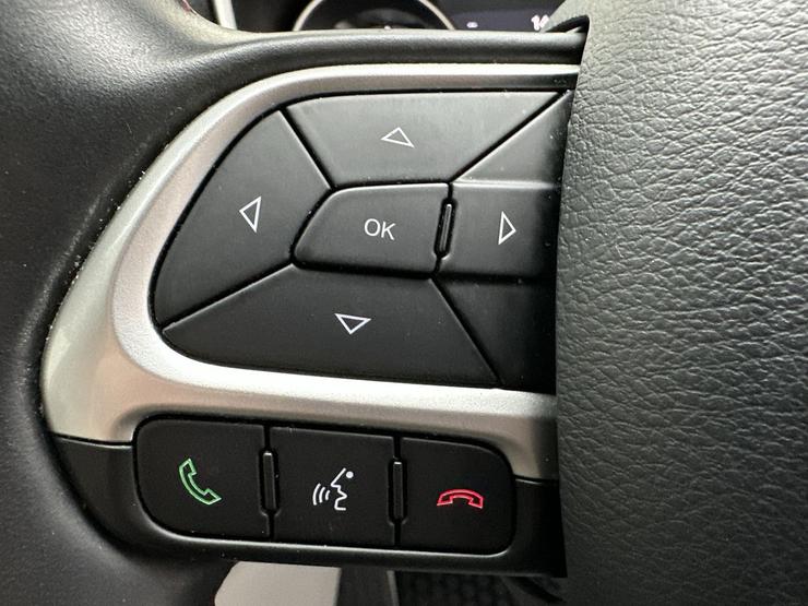 Jeep COMPASS Photo spincar-300ca471b1f295f47366858b3ac8c5e3a5ceb9cb.jpg