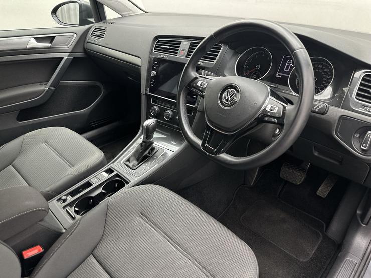 Volkswagen GOLF Photo spincar-31248753af4cf95480083519cbc0bcb31eeeecbc.jpg