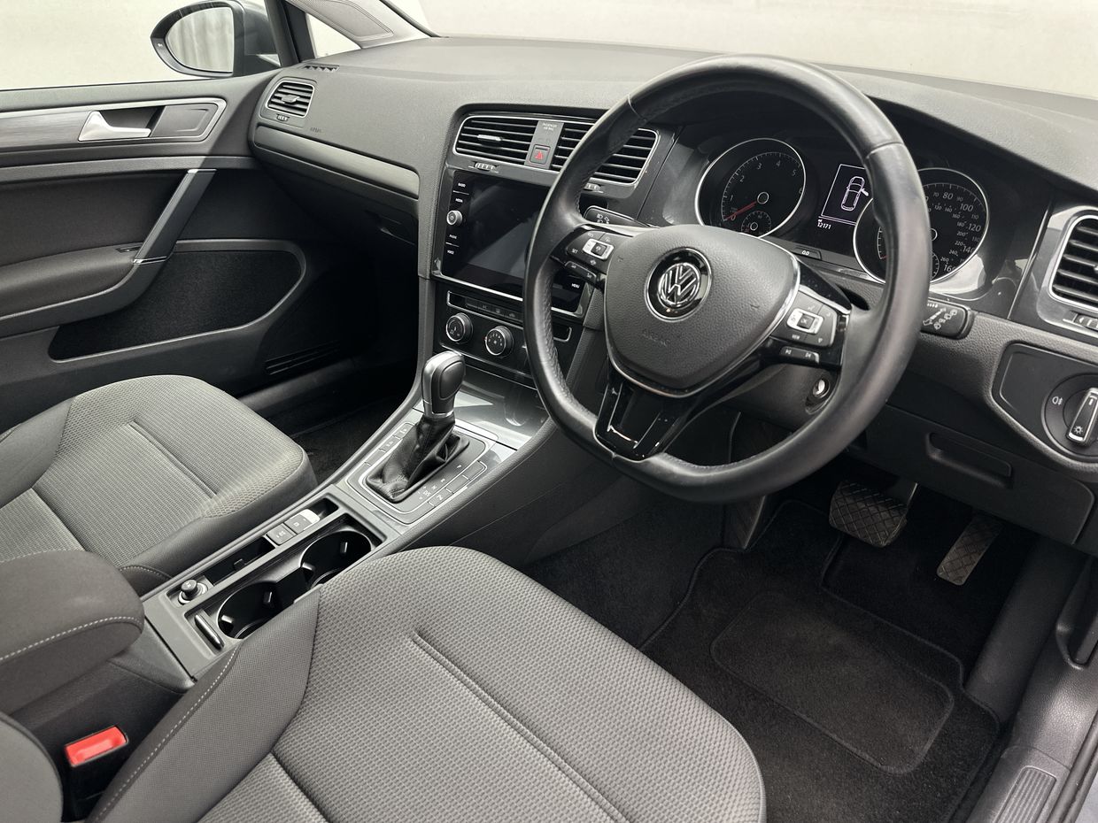 Volkswagen GOLF Photo 16