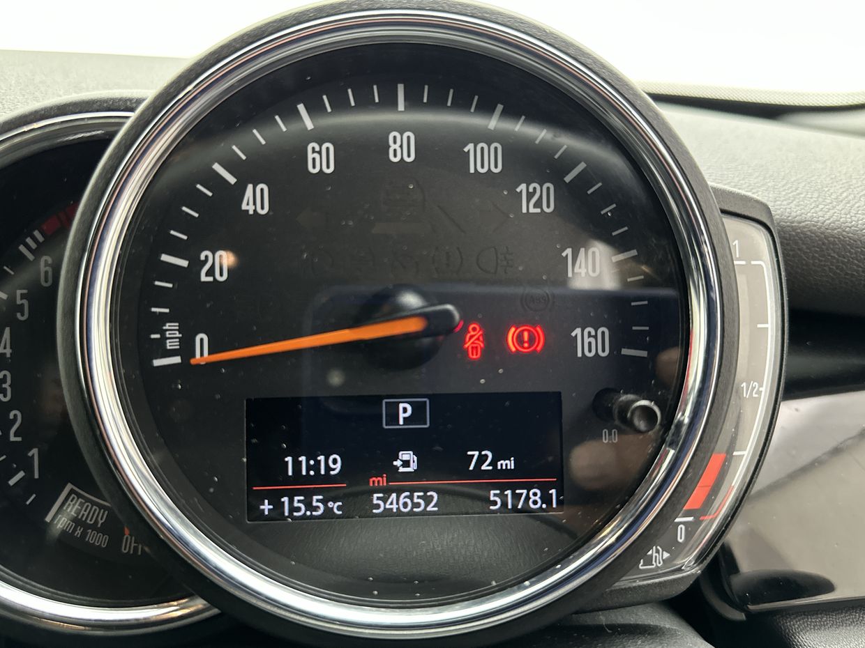 MINI HATCHBACK Photo 9