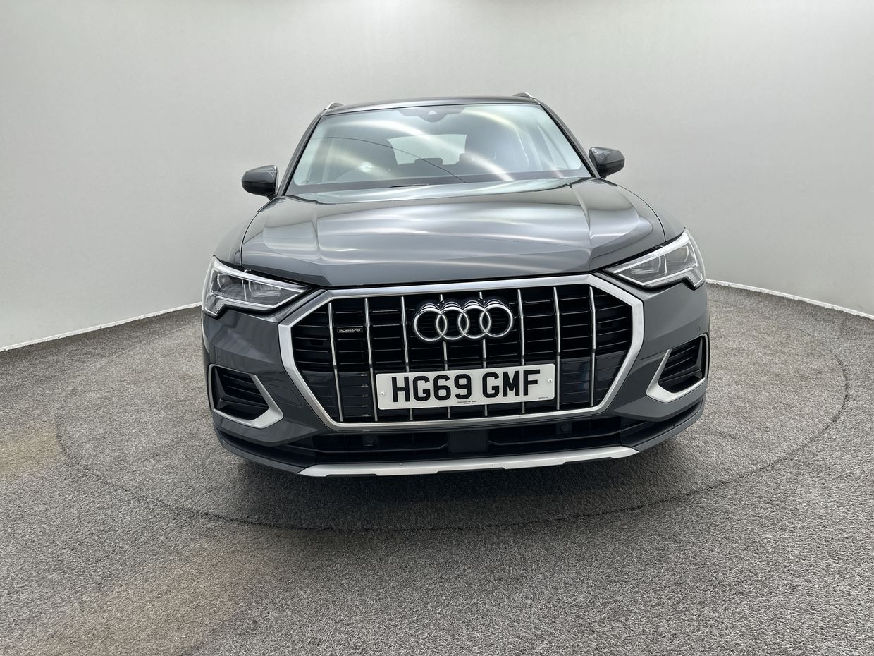 Audi Q3 Photo 2