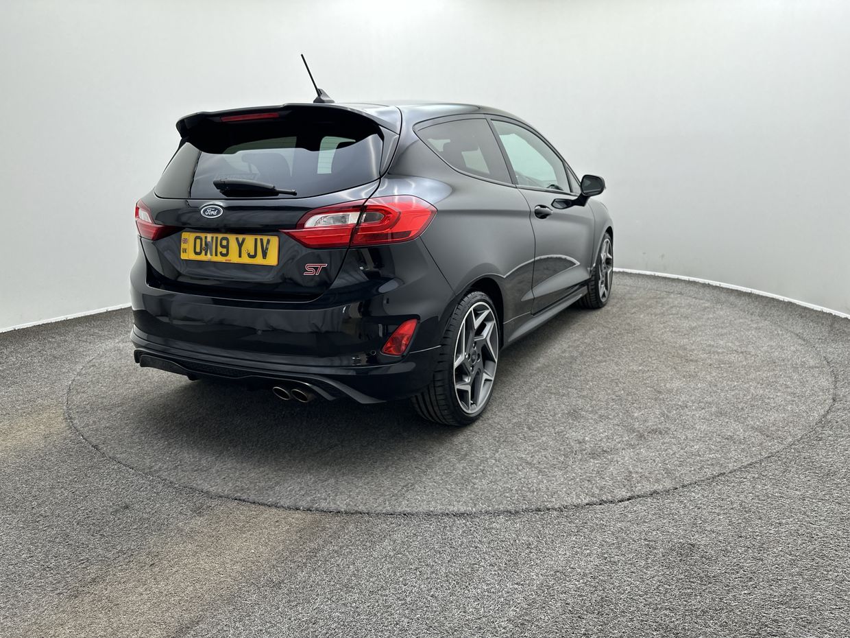 Ford Fiesta Photo 7
