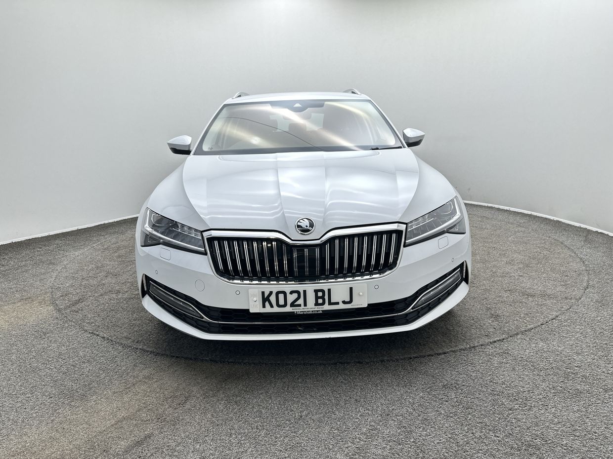 Skoda SUPERB Photo 2