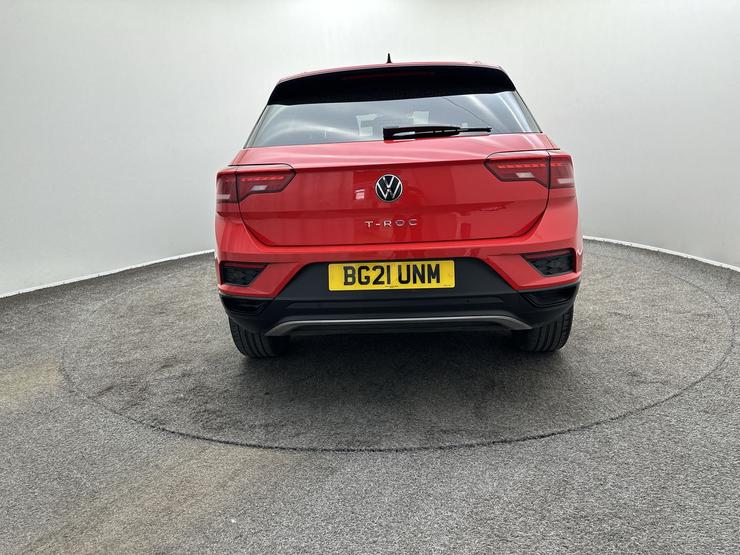 Volkswagen T-Roc Photo spincar-37b1d558334a5615bff44e7d8e56bae229d09e60.jpg