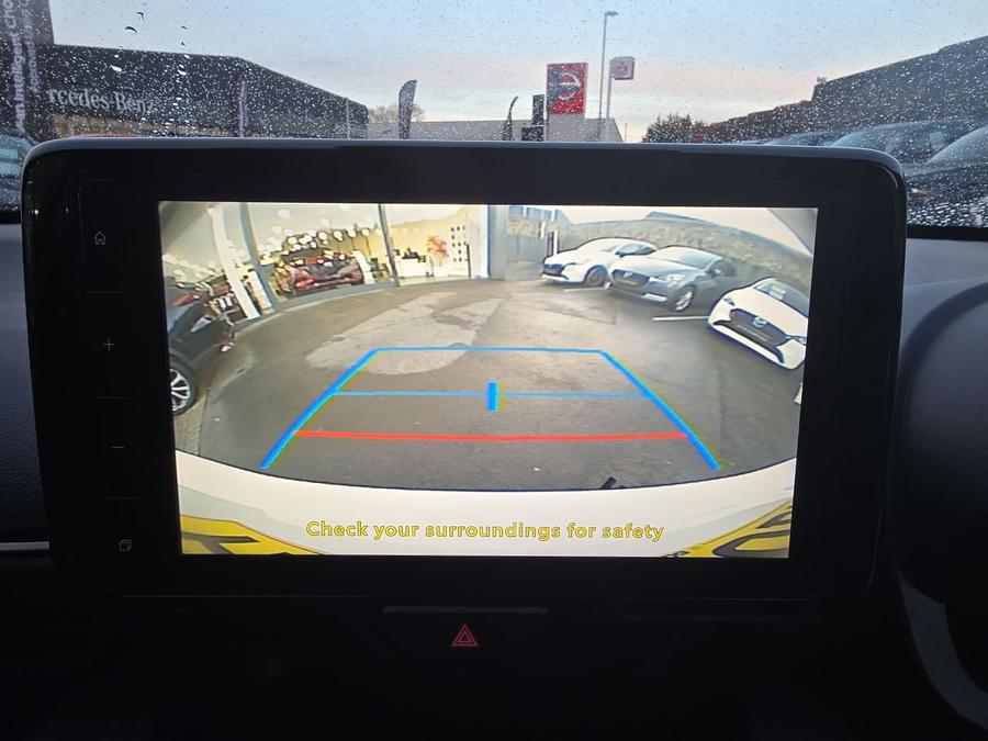 Mazda Mazda2 HYBRID Photo spincar-3841abc07ce742009cbc7a406e72748089144ec5.jpg